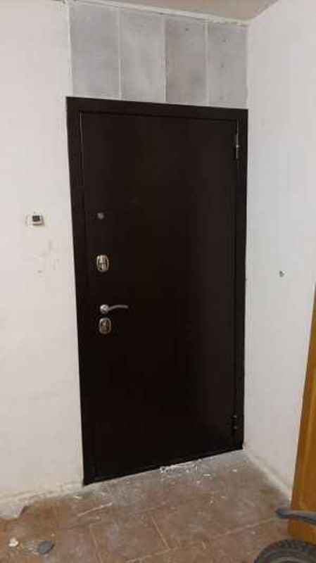 Установка входных металлических дверей 2568 - фото 2