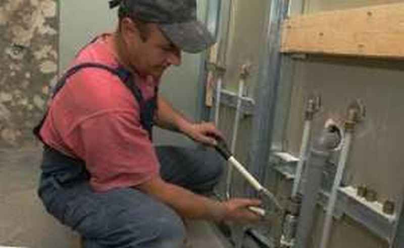 Сантехник. Монтаж систем отопления и водоснабжения в Москве