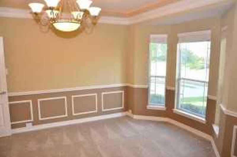 Поклейка обоев покраска - фото 2