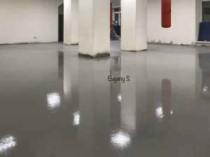 Наливные полы. Ровный пол по маякам в Москве