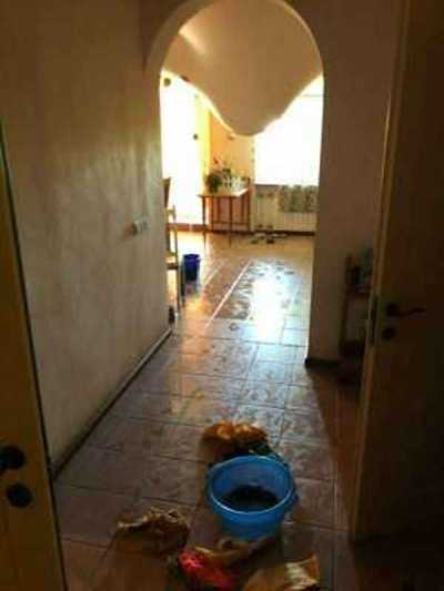 Слив воды с натяжного потолка - фото 2